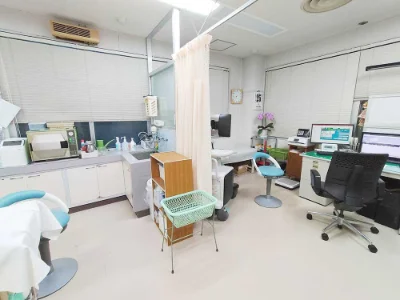 皮膚科、泌尿器科　診察室